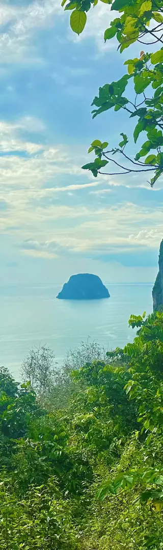 Anspruchsvoller Aufstieg zum Viewpoint Koh Mook